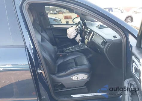 2016 Porsche Macan Turbo z USA, uszkodzony, nr VIN WP1AF2A58GLB90436